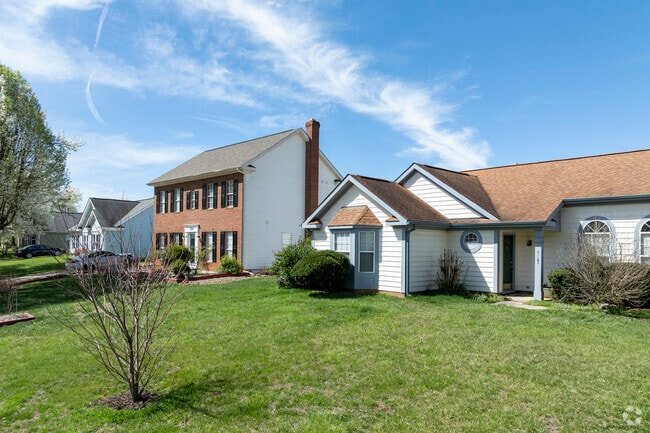 Colonial style homes can be found in some parks of Yorkmount.