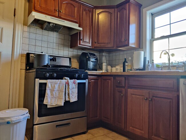 32 Antwerp St unit 1, Brighton, MA 02135 - photo 4