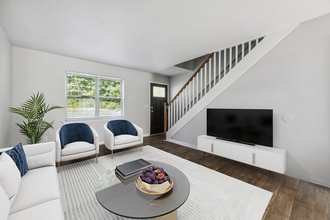 Northshore Village, Chattanooga, TN 37415 - photo 2