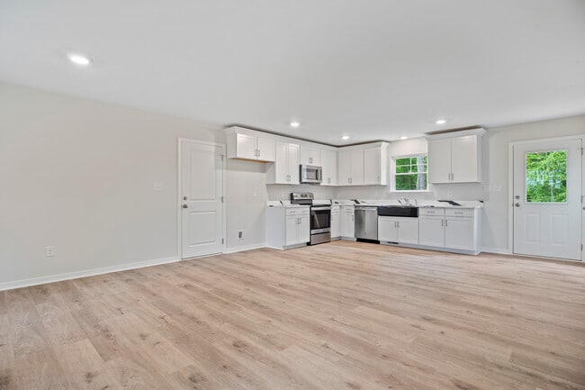 95 Woodland Heights Rd, Warsaw, VA 22572 - photo 3