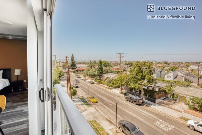 4133 Redwood Ave unit FL3-ID1081, Los Angeles, CA 90066 - photo 5
