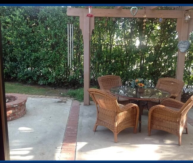 1101 Heatherview Dr, Oak Park, CA 91377 - photo 4