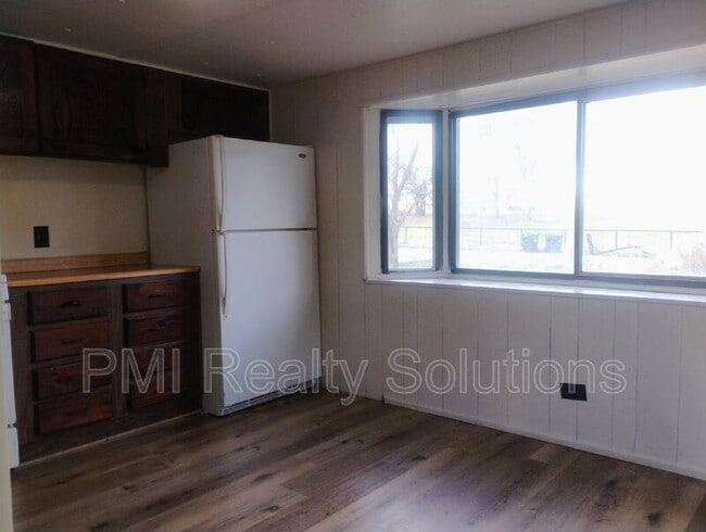 300 Elberta Ave, Porter, OK 74454 - photo 3