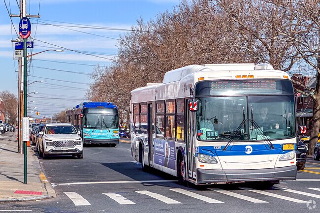 Several bus lines like B82, B60, BM2 service the neighborhood