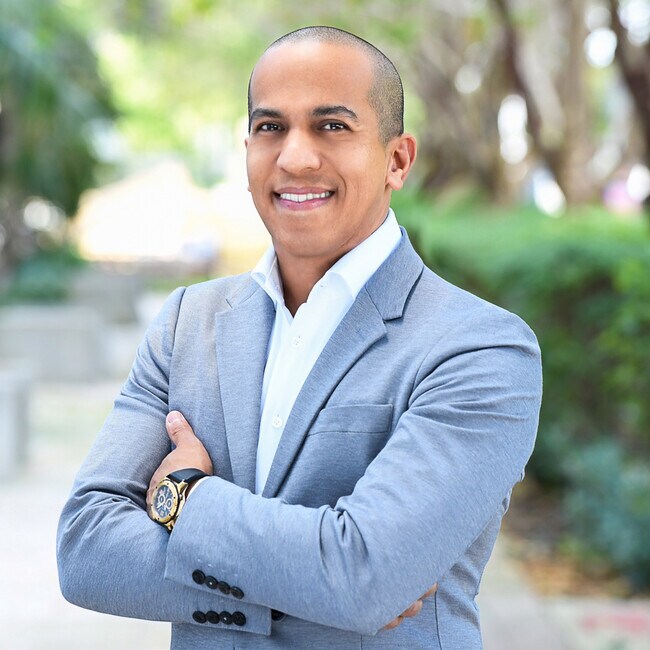 Agent Photo