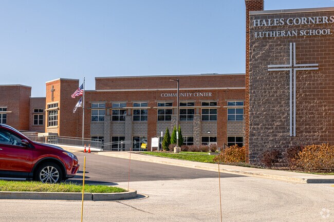 Hales Corners Lutheran School provides education in the neighborhood of 
Franklin.