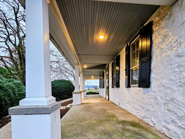 105 S Windy Mansion Rd, Reinholds, PA 17569 - photo 3