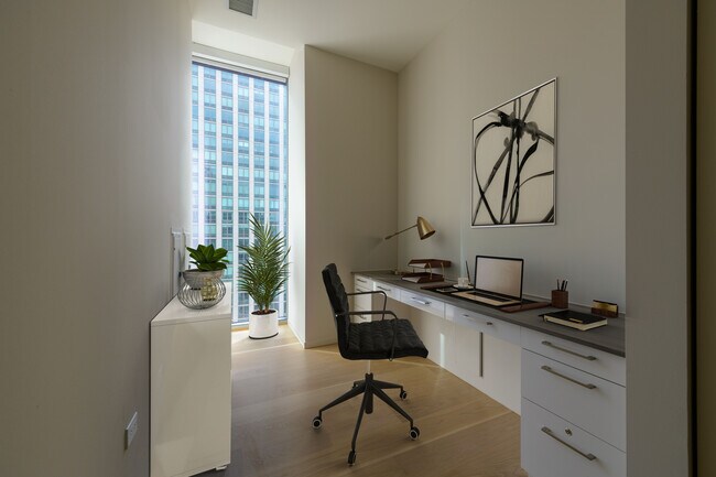 Residences at 8 E Huron