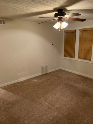 279 Oak Dr Unit 279, Coraopolis, PA 15108