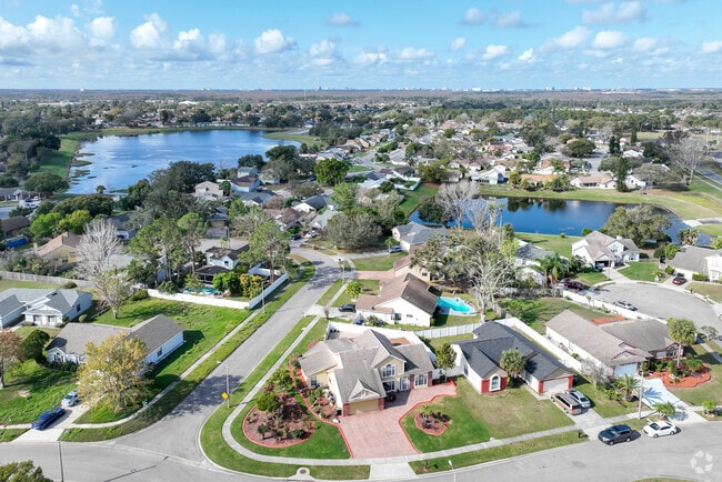 Deerfield is a quiet suburban pocket on Orlando’s south side near Highway 441.