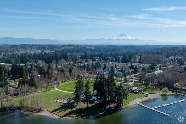 Close to Scenic Hill, Lake Meridian shines and is worth the visit.