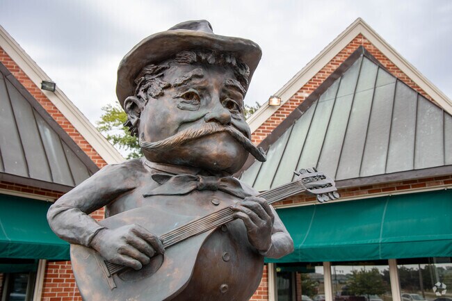 La Casa Pizzeria in Loveland uses high-quality ingredients with an old-world recipe.