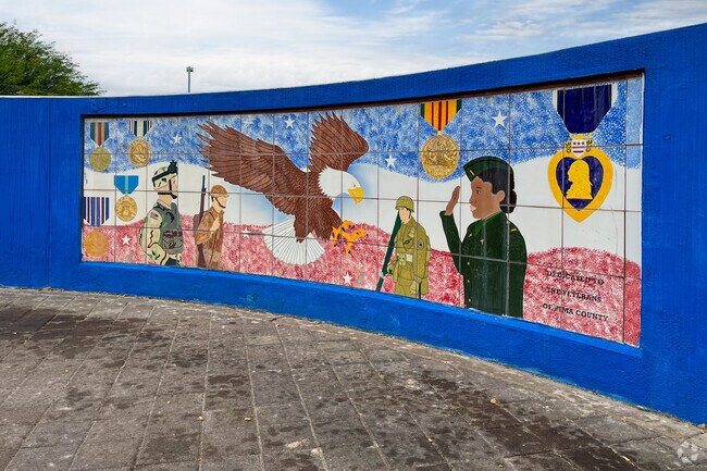 A patriotic mural dedicated to Veterans in Las Vistas.