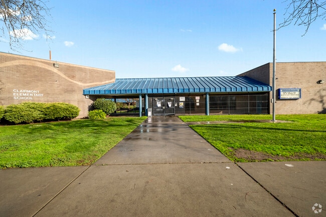 Stockton's Valley Oak, Clairemont Elementary School is guiding Students towards a bright future.