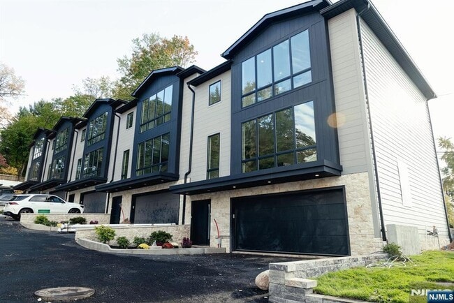 401 Grand Ave, Leonia, NJ 07605 - photo 2