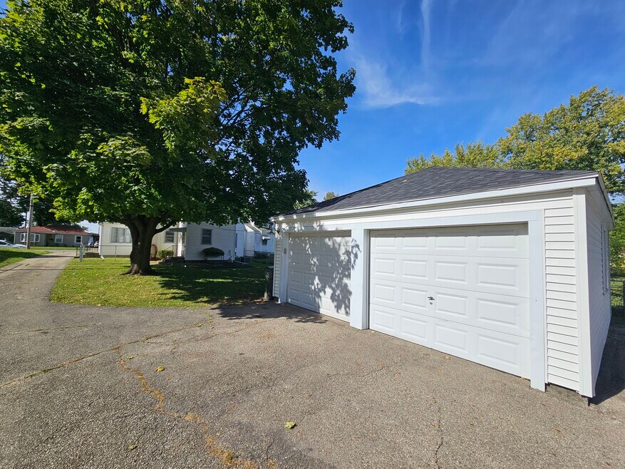 825 S Walnut St unit 1stFloor, Urbana, OH 43078 - photo 1