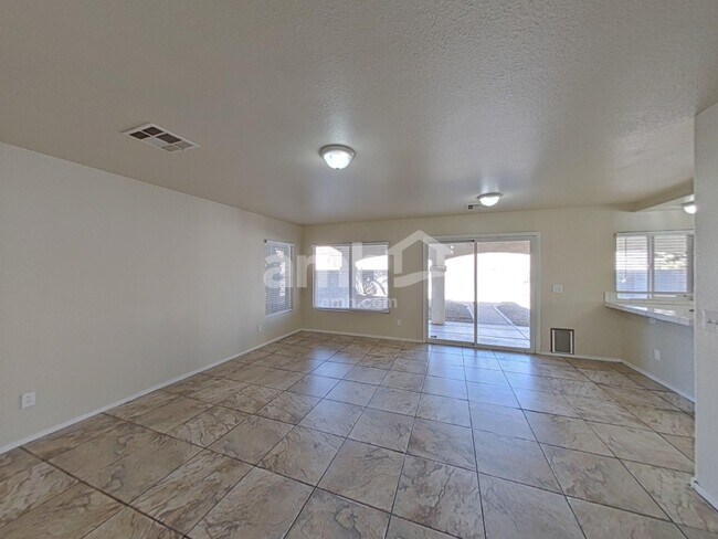 1752 Quartz Landing Ave, Las Vegas, NV 89183 - photo 5