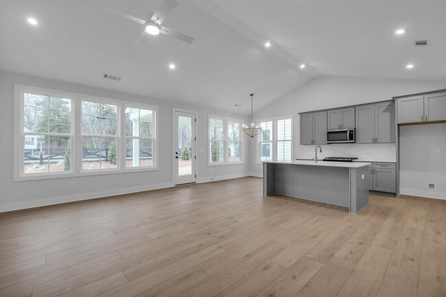 2544 Butlers Green Cir, Chattanooga, TN 37421 - photo 5