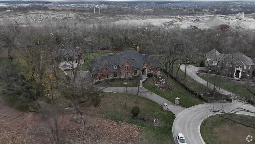 7N230 Sims Ln, Saint Charles, IL 60175 - photo 2