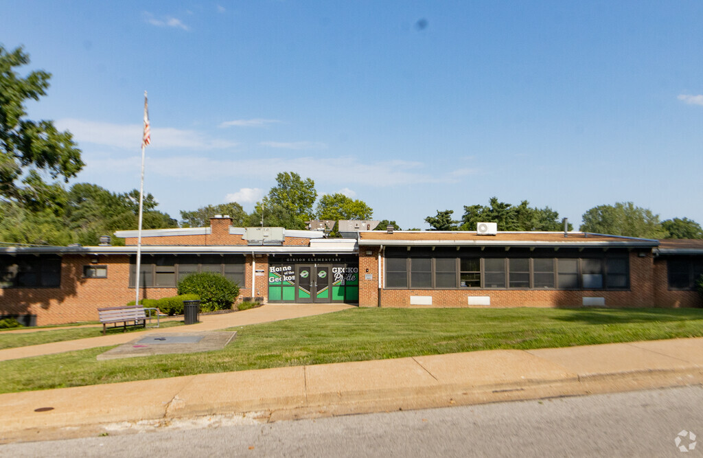 Gibson Elementary School front entrance in Bellefontaine.