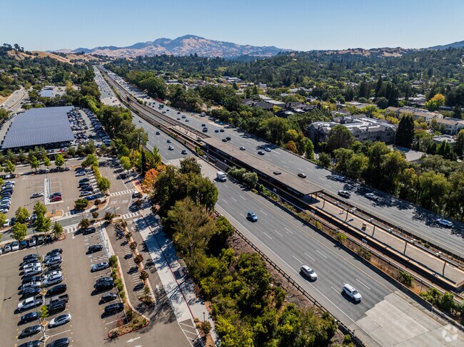 Highway 24 is the fastest way to get from Lafayette to San Francisco.
