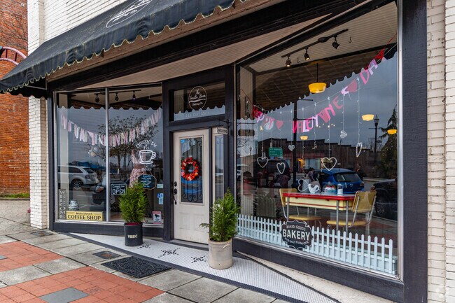 Vanilla Bean Baking Company offers fresh baked goods and coffee to the residents of McMinnville.