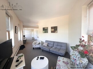 556 Commercial St Unit 4, Boston, MA 02109