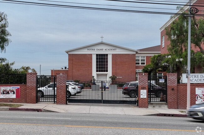 Notre Dame Academy High School has 285 students in grades 6-12