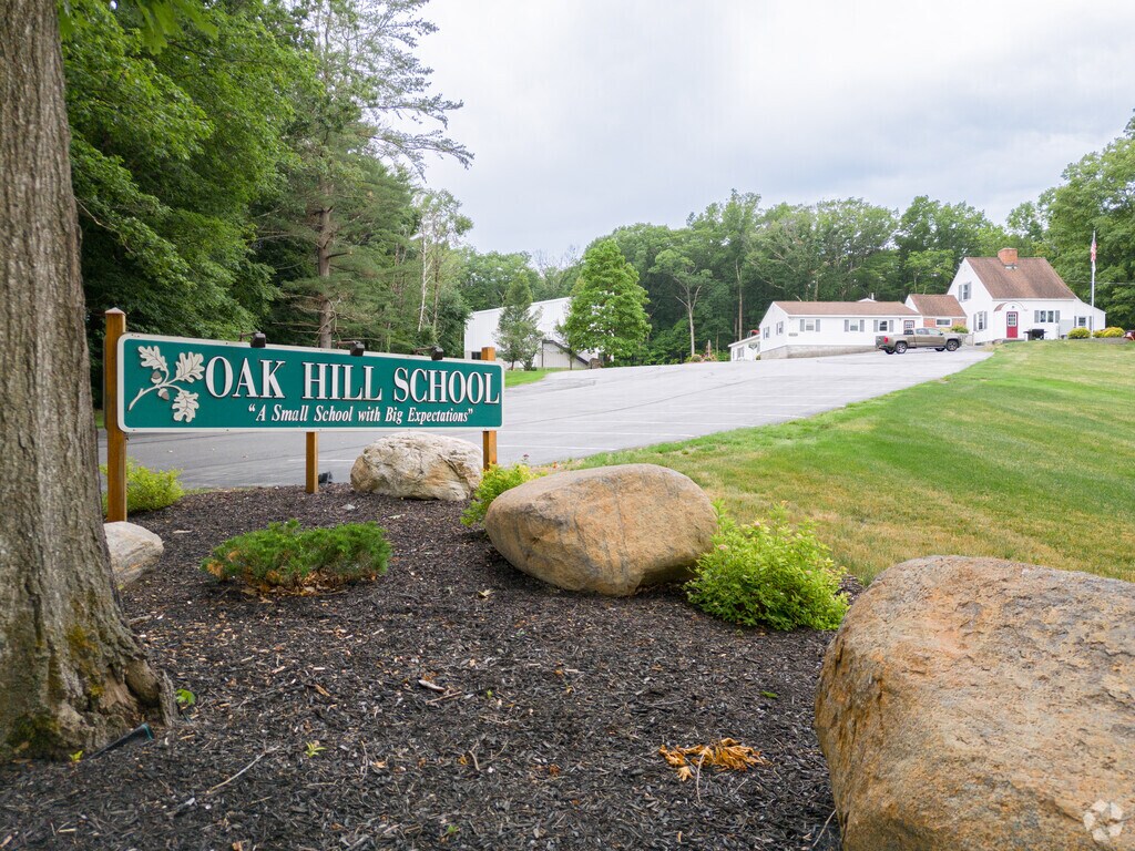 The Oak Hill School provides a comprehensive educational program that focuses on excellence.