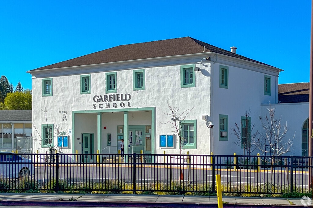 Entrance for Garfield Elementary School.