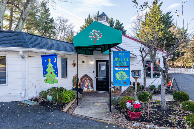 The Apple Tree School 3