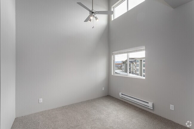 1BR, 1BA - 782SF