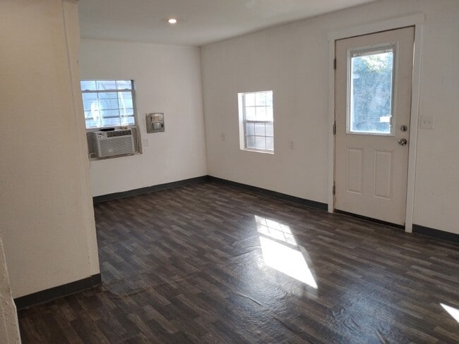 726 Chestnut St unit C, Abilene, TX 79602 - photo 6