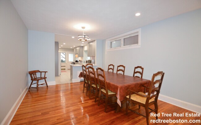 142 Salisbury Rd unit 1, Brookline, MA 02445 - photo 6