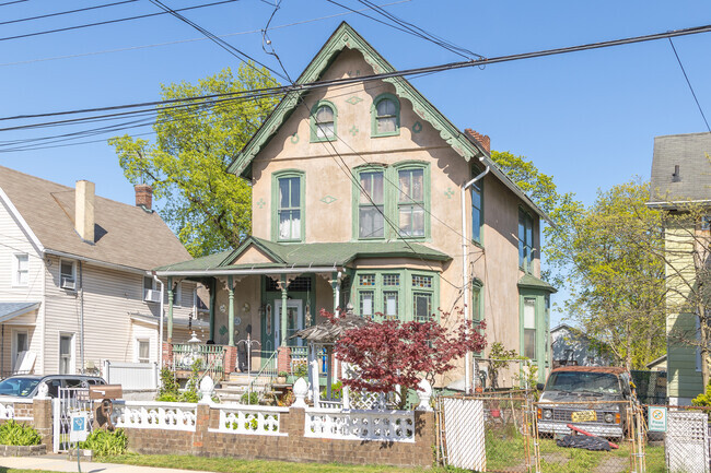 Mariners Harbor is a middle-class neighborhood in Staten Island.