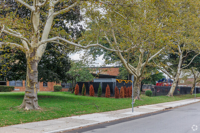 Willow Road Elementary has a student-teacher ratio of 12 to .