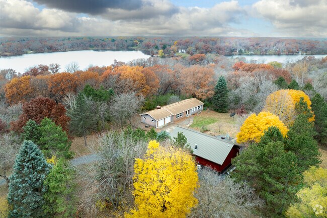 Ranch-style homes on large lots are common in Scandia.