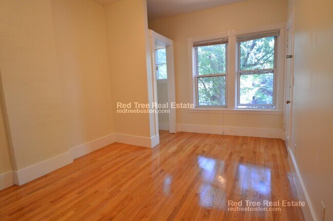 31 Hurd Rd unit 2, Brookline, MA 02445 - photo 5