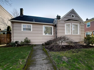 1544 SE Tolman St, Portland, OR 97202