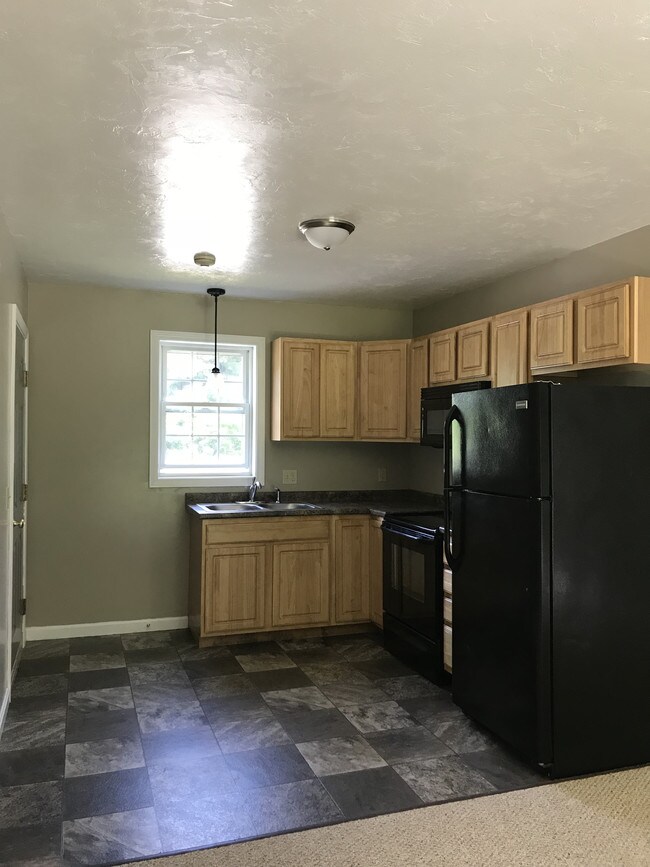 28 Quaboag St unit 12, Brookfield, MA 01506 - photo 5