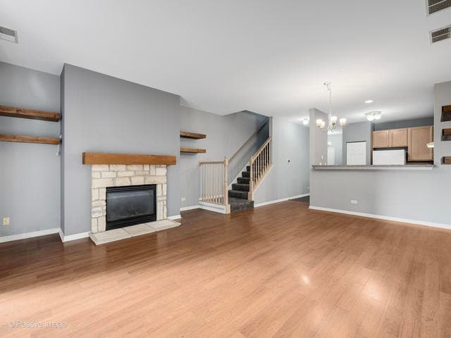 835 Genesee Dr, Naperville, IL 60563 - photo 2