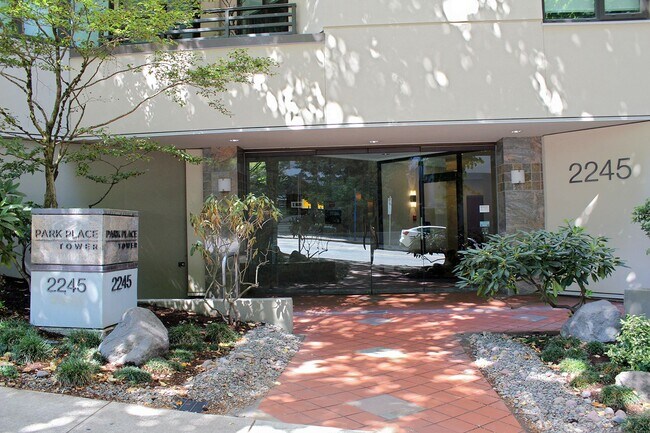 2245 SW Park Place unit 6B, Portland, OR 97205 - photo 4