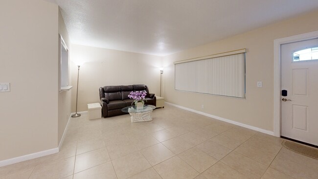 201 Coventry I unit 201, West Palm Beach, FL 33417 - photo 2