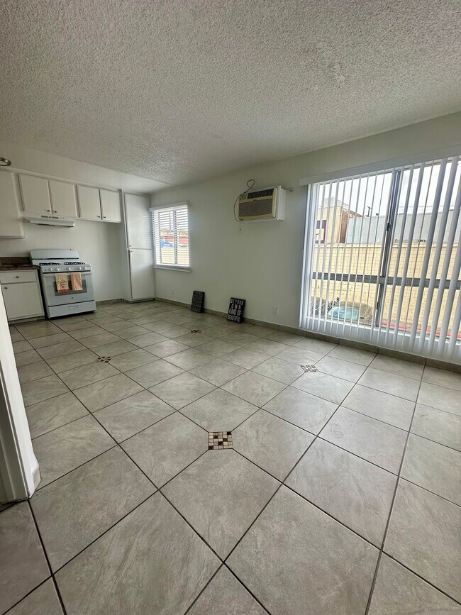 Studio Village Apartments, Van Nuys, CA 91406 - photo 2