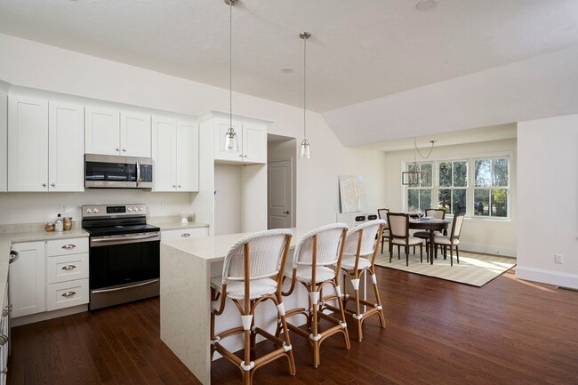 45 Pratt Ave unit 36750076, Bridgewater, MA 02324 - photo 5