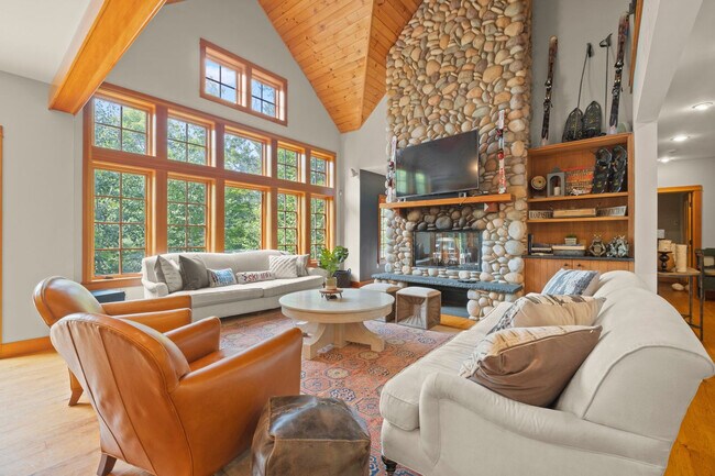 28 Yellow Birch Cir unit ID1262032P, Lincoln, NH 03251 - photo 3