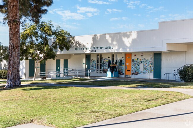 Pacific Beach Elementary, near Mission Beach, fosters student growth and creativity.