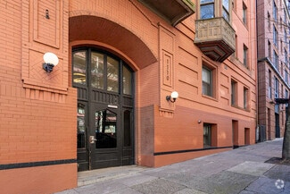 1110 SW Clay St, Portland, OR 97201