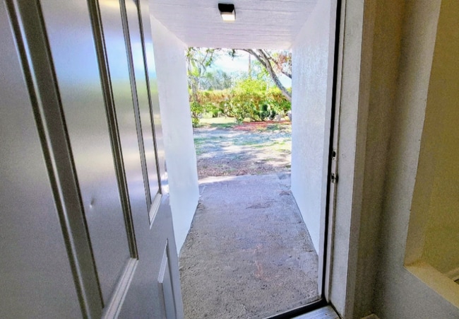 12991 114th Ave N, Largo, FL 33774 - photo 3