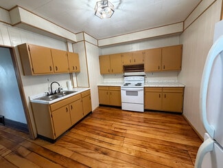 489 Almond St Unit 1, Dubuque, IA 52001